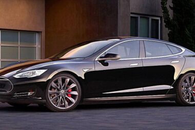 Μεγαλύτερη αυτονομία για τα Tesla Model S 