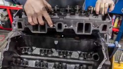 Ανακατασκευή ενός small block V8 [video] 